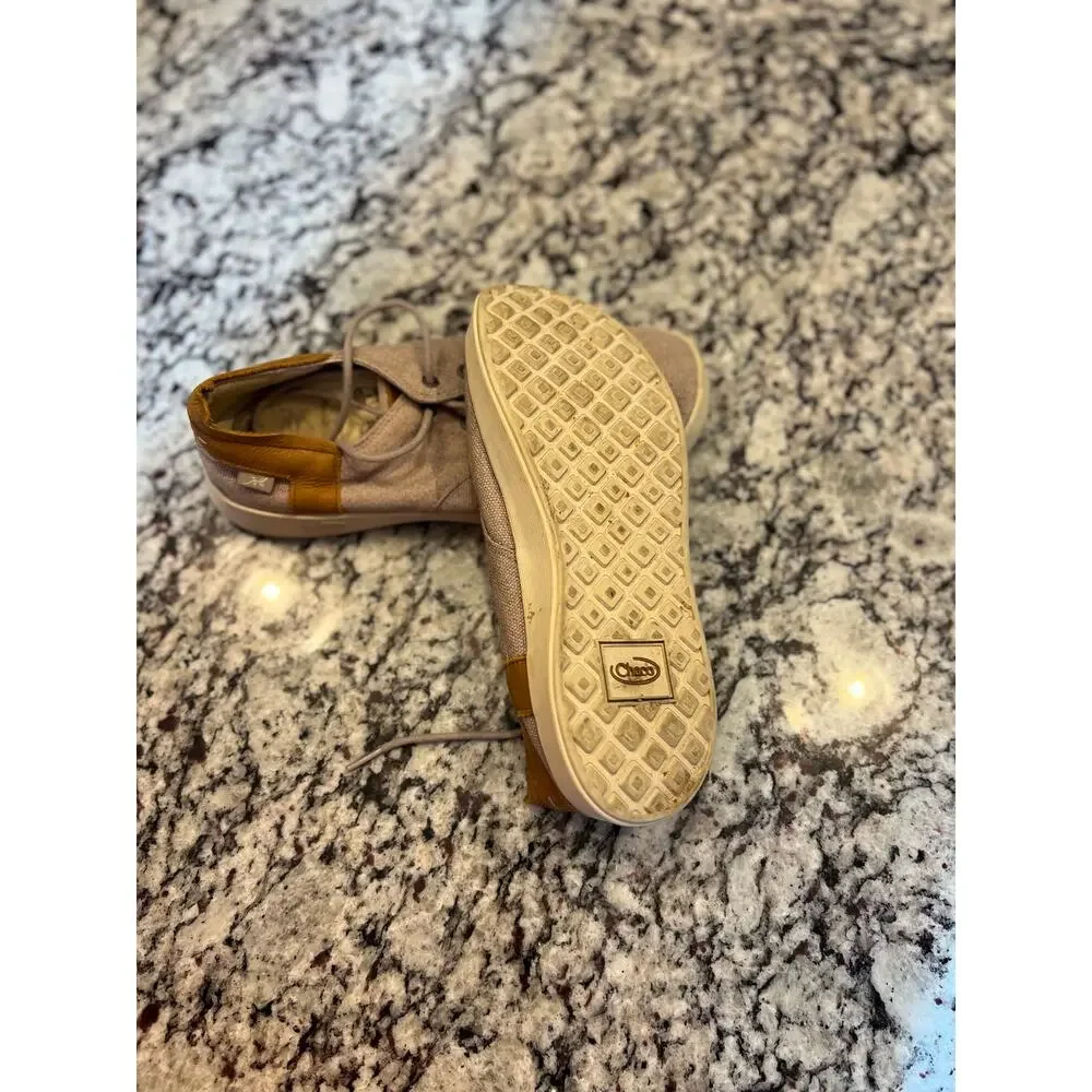 Chaco men’s Davis lace shoe size 8